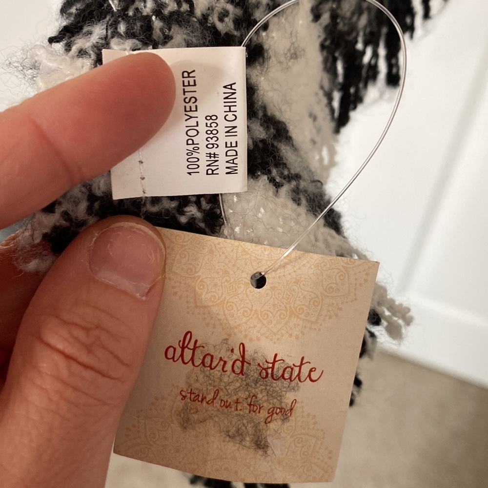 Altar’d State Scarf 🖤 - Picture 4 of 4